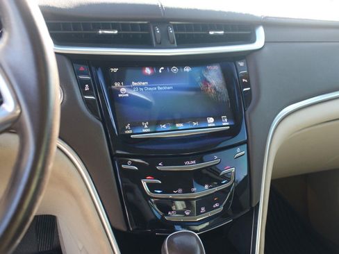Used 2013 Cadillac XTS FWD image 19