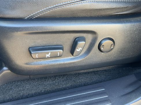 Used 2015 Toyota 4Runner Limited image 11