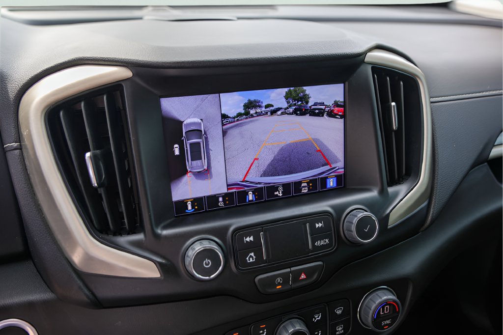 Used 2024 GMC Terrain Denali w/ Denali Premium Package AWD/4WD image 19