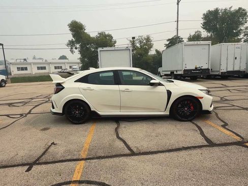 Used 2019 Honda Civic Type R image 9
