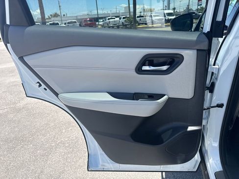 Used 2026 Nissan Rogue Dark Armor FWD image 12