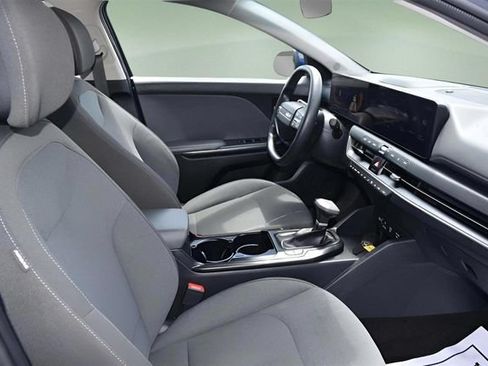 Used 2025 Kia K4 FWD image 5