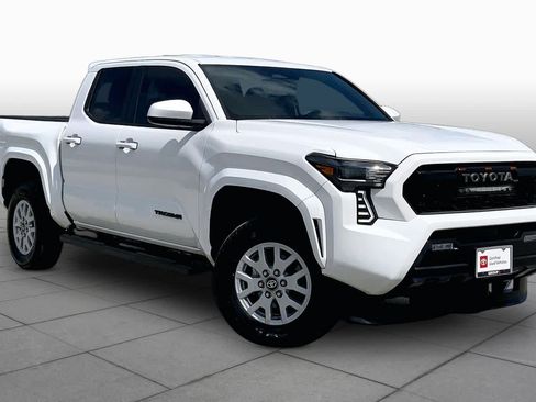Used 2025 Toyota Tacoma SR5 RWD image 3