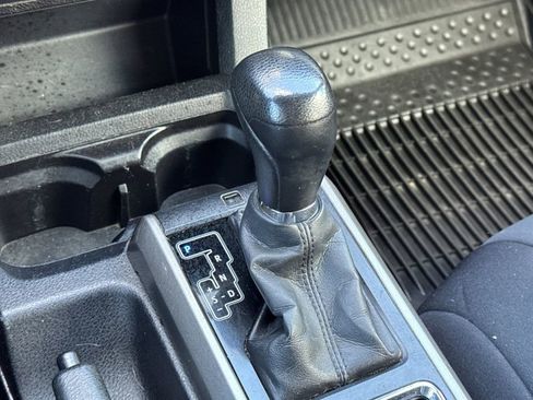 Used 2017 Toyota Tacoma SR5 w/ Tow Package AWD/4WD image 21