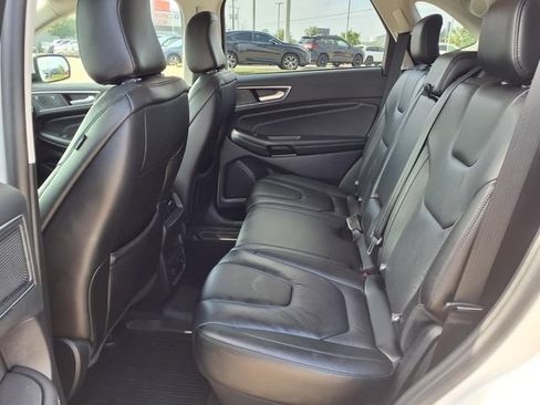 Used 2021 Ford Edge Titanium FWD image 7
