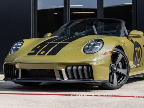 Certified 2026 Porsche 911 GTS RWD image 7
