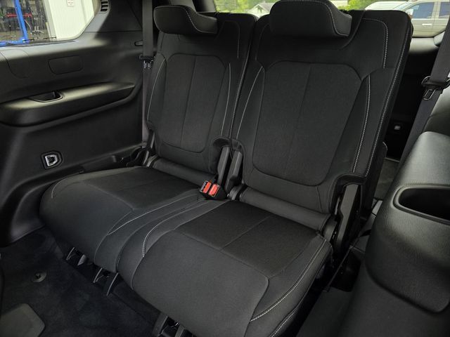 Used 2025 Jeep Grand Cherokee L Laredo RWD image 29