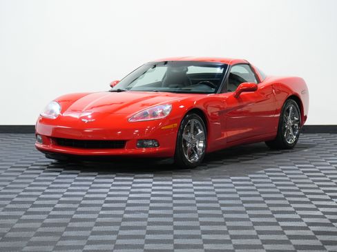 Used 2007 Chevrolet Corvette Coupe w/ Preferred Equipment Group image 3