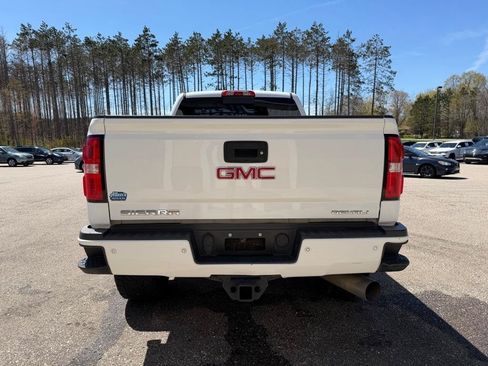 Used 2018 GMC Sierra 2500 Denali w/ Duramax Plus Package AWD/4WD image 5
