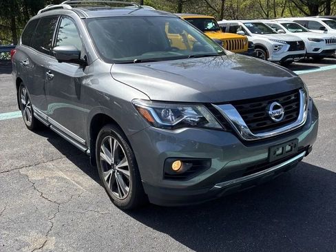 Used 2018 Nissan Pathfinder Platinum w/ Cargo Package AWD/4WD image 10