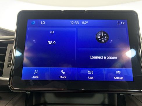 Used 2022 Ford Explorer XLT w/ Equipment Group 202A image 3