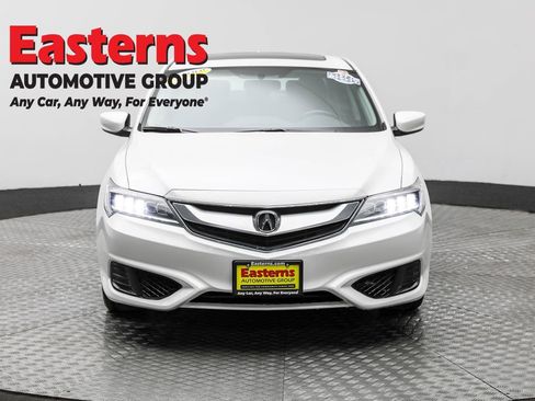 Used 2018 Acura ILX image 2