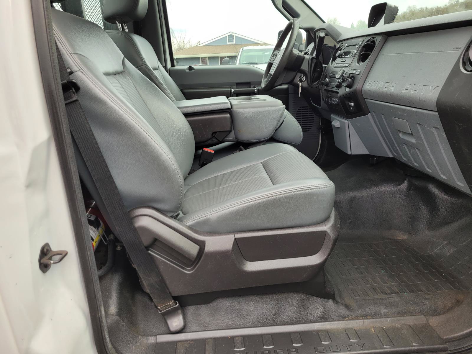 Used 2016 Ford F550 2WD Regular Cab Super Duty image 16