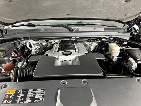 Used 2015 Cadillac Escalade Luxury image 34