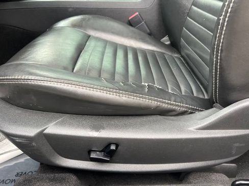 Used 2010 Dodge Challenger SE RWD image 15