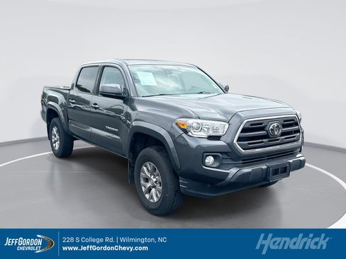 Used 2019 Toyota Tacoma SR5 AWD/4WD image 1