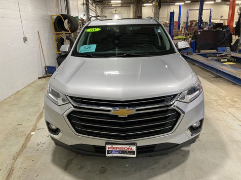 Used 2018 Chevrolet Traverse LT image 2