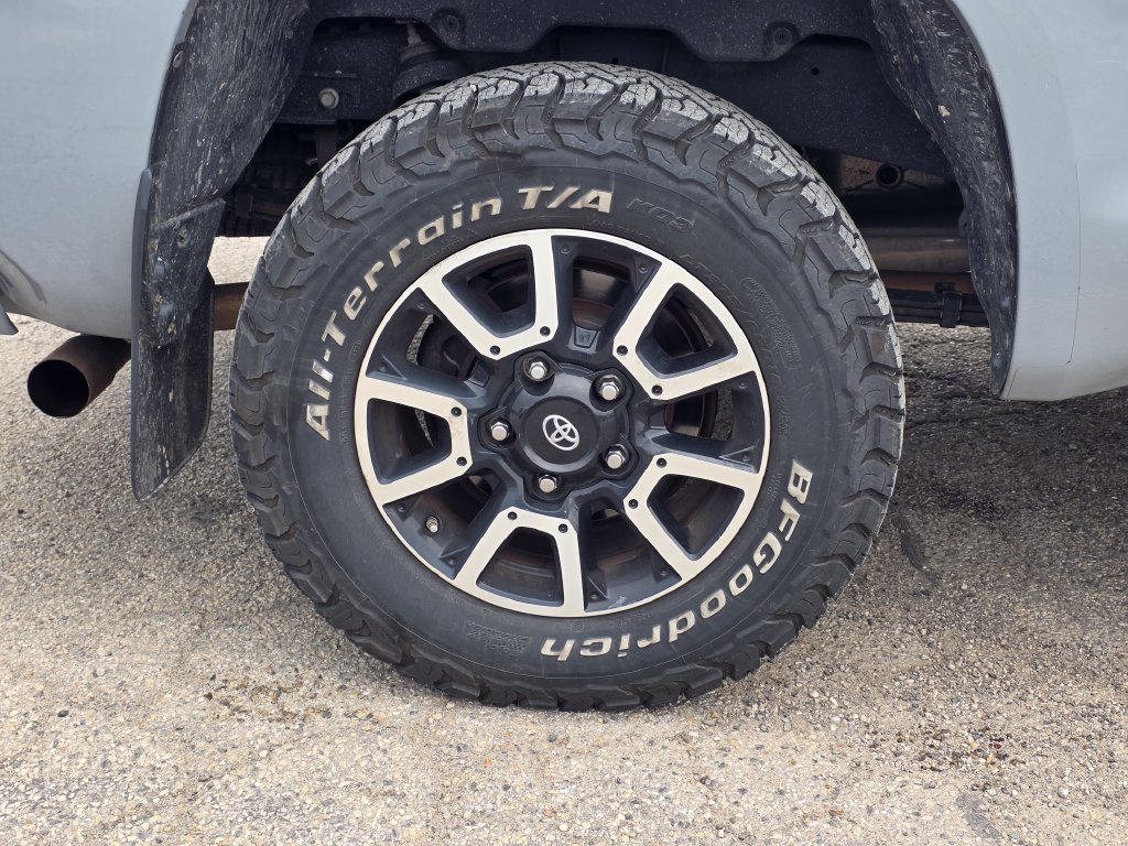 Used 2020 Toyota Tundra Limited w/ Limited Premium Package AWD/4WD image 17