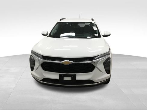 Used 2024 Chevrolet Trax LT w/ Driver Confidence Package image 3