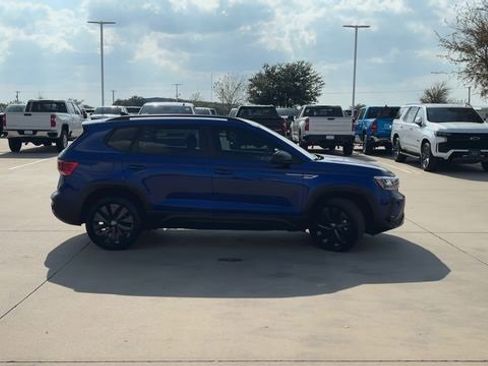 Used 2024 Volkswagen Taos S image 9