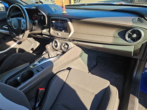 Used 2022 Chevrolet Camaro SS image 17