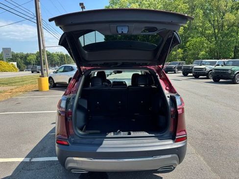 Used 2020 Jeep Cherokee Limited AWD/4WD image 8