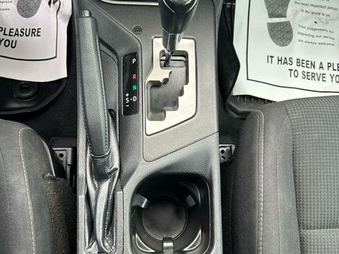 Used 2018 Toyota RAV4 XLE image 19