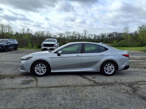 Used 2025 Toyota Camry LE FWD image 29