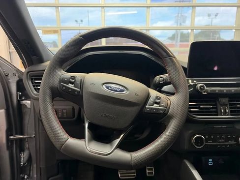 Used 2023 Ford Escape ST-Line Select AWD/4WD image 24