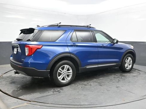 Used 2022 Ford Explorer XLT w/ Equipment Group 202A AWD/4WD image 7