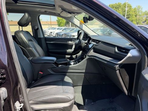 Used 2022 Jeep Grand Cherokee L Limited AWD/4WD image 12