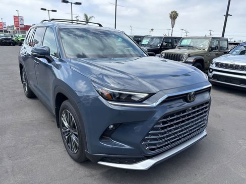 Used 2025 Toyota Grand Highlander AWD Hybrid image 10