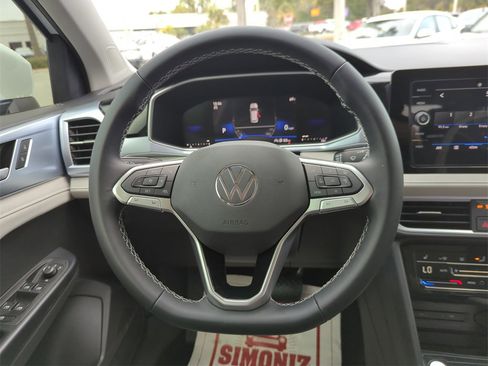 Used 2025 Volkswagen Taos SE image 25