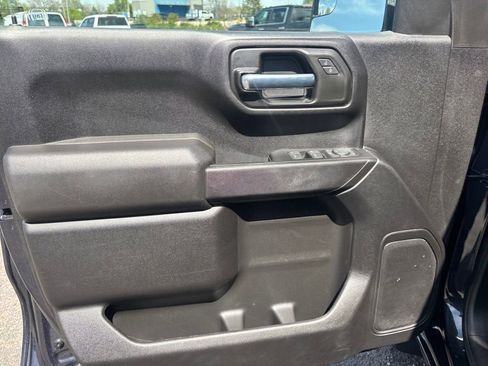 Used 2022 Chevrolet Silverado 1500 Custom AWD/4WD image 17