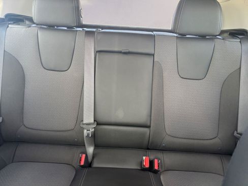 Used 2023 Buick Encore GX Select w/ Sport Touring Package FWD image 13