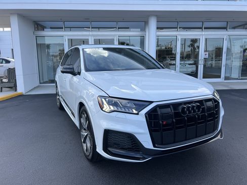 Used 2023 Audi SQ7 Prestige w/ Sport Package image 7