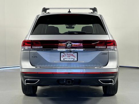 Used 2024 Volkswagen Atlas SEL AWD/4WD image 6