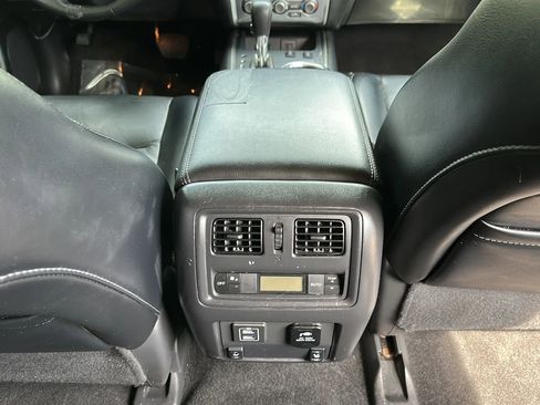 Used 2018 Nissan Pathfinder SL AWD/4WD image 28