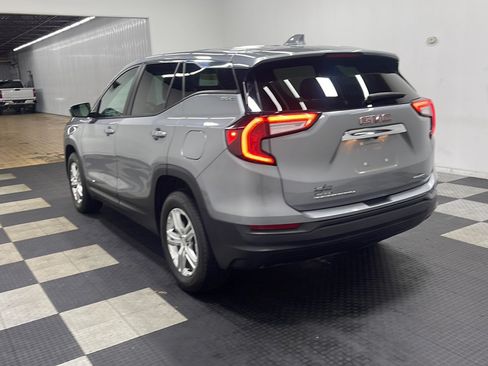 Used 2024 GMC Terrain SLE AWD/4WD image 16