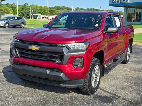 Used 2024 Chevrolet Colorado LT w/ LT Convenience Package II AWD/4WD image 5