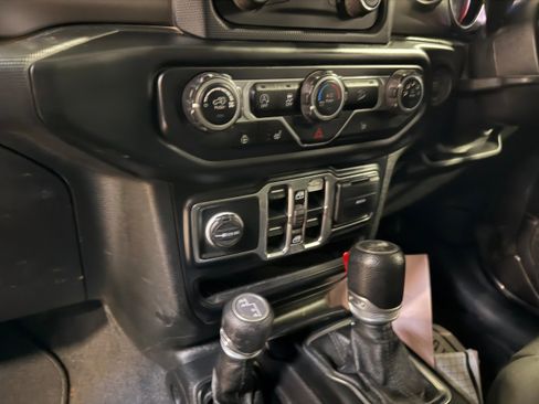 Used 2021 Jeep Wrangler Unlimited Sport w/ Cold Weather Group image 30