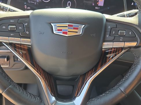 Used 2024 Cadillac Escalade Premium Luxury w/ Performance Package AWD/4WD image 25