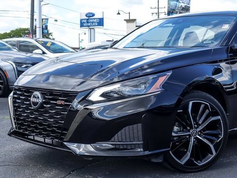 Used 2023 Nissan Altima 2.0 SR AWD/4WD image 2