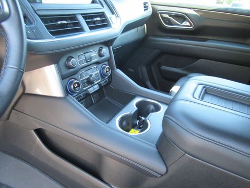 Used 2024 Chevrolet Tahoe Z71 w/ Luxury Package AWD/4WD image 16