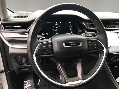 Used 2023 Jeep Grand Cherokee 4WD 4xe image 17