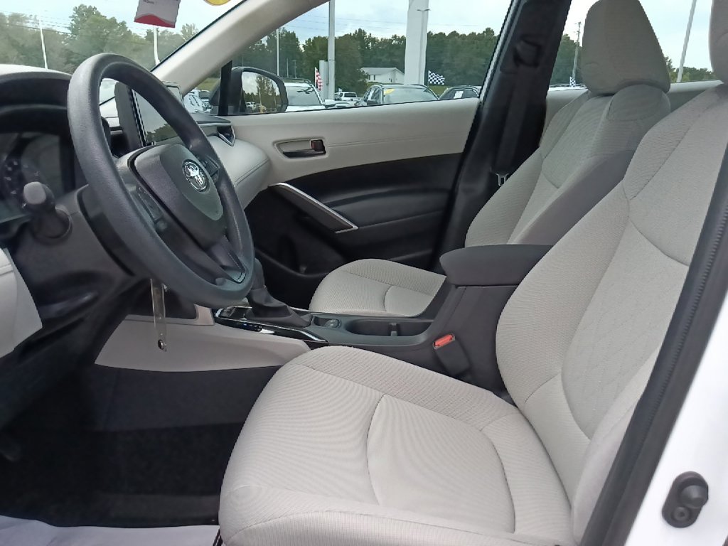 Used 2025 Toyota Corolla Cross L FWD image 15