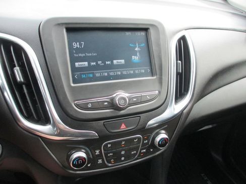 Used 2018 Chevrolet Equinox LT image 25