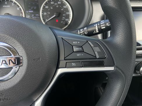 Used 2019 Nissan Kicks S FWD image 19