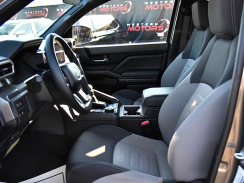 Used 2024 Toyota Tacoma TRD Sport image 17