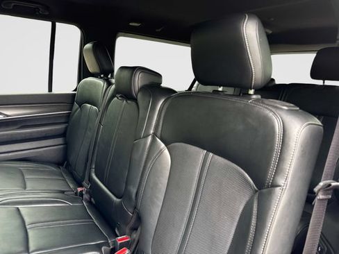 Used 2024 Jeep Wagoneer L Series II w/ Flexible Seating Group RWD image 15